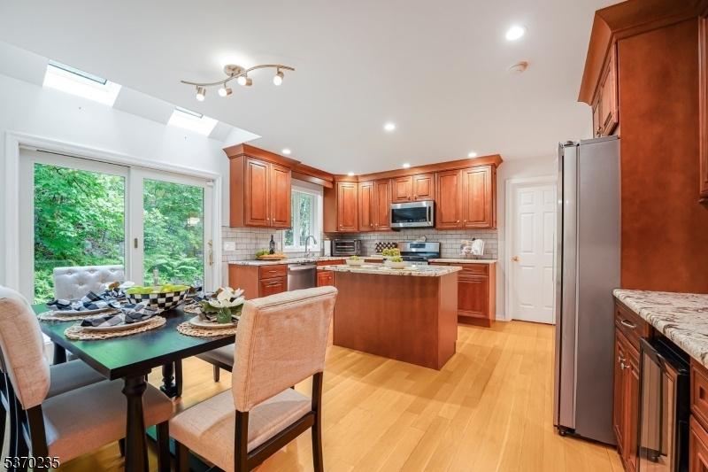 Eat in Kitchen