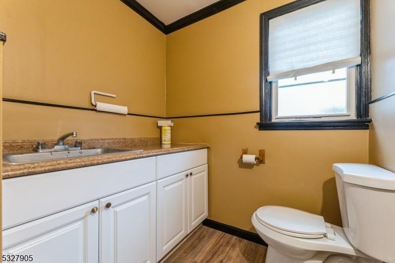1st floor bath