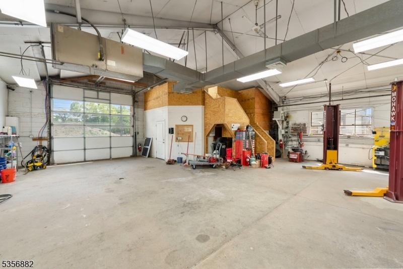 Body Shop Entrance Bay