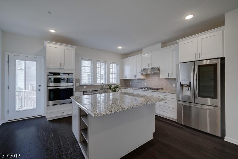 Chef's Gourmet Kitchen