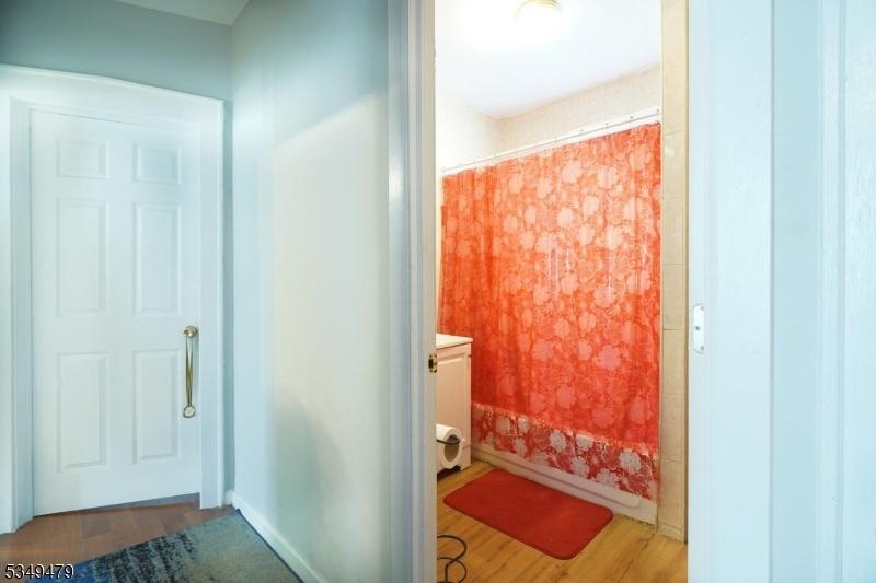 Bathroom 1ST FLOOR