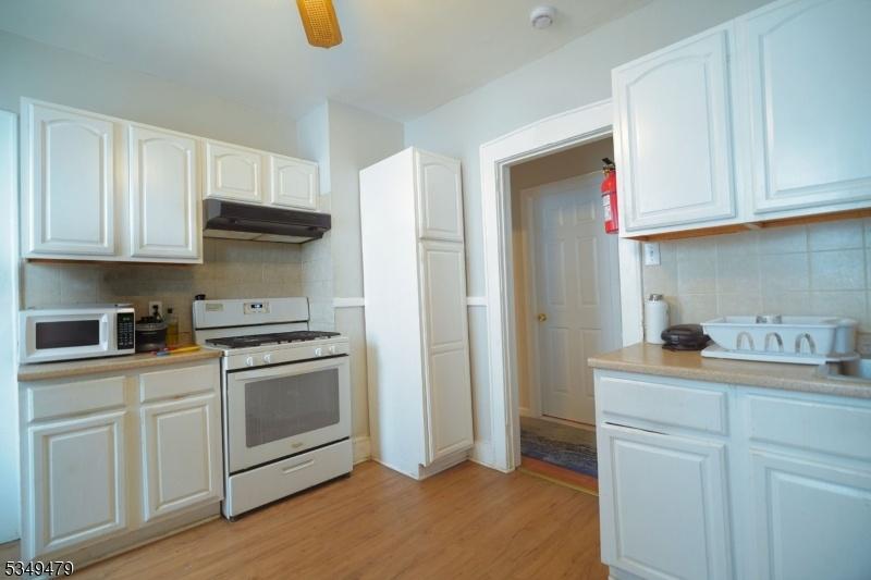 Kitchen 1ST FLOOR