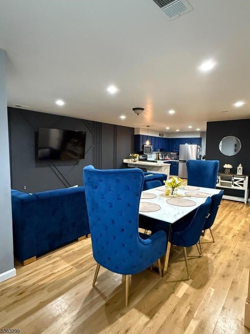 Living space 2nd floor unit