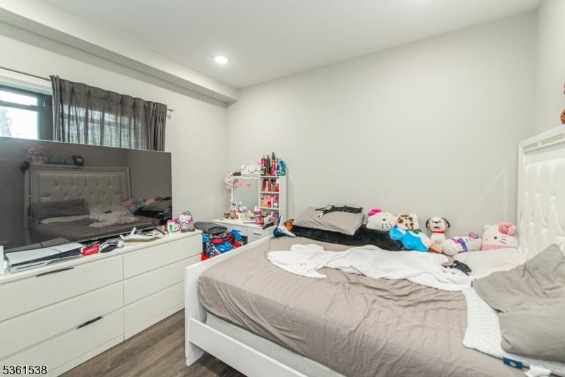 Bedrooom 1