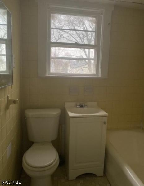 2nd Fl Bathroom