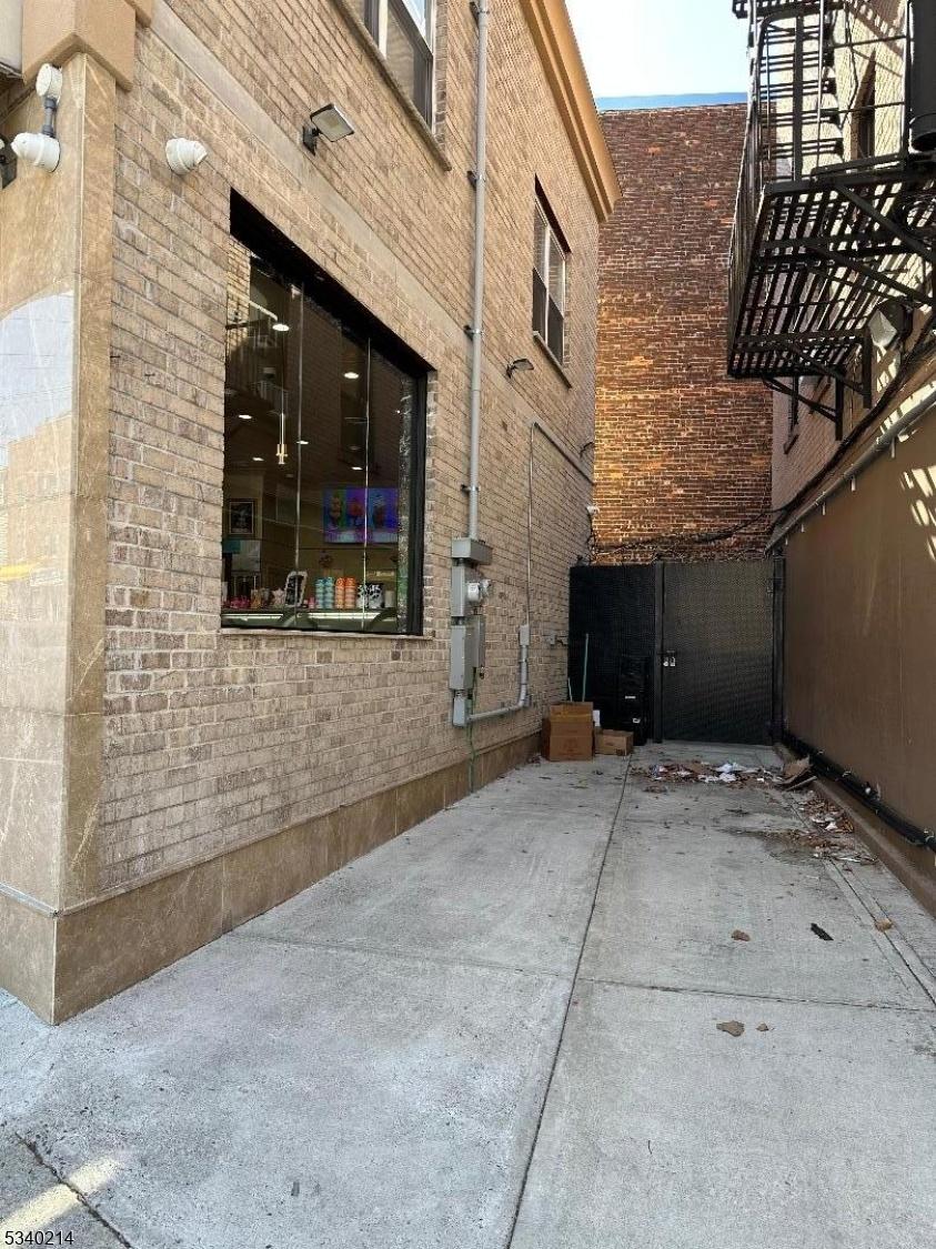 Outdoor Seating Area/ Parking