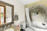 En suite bath