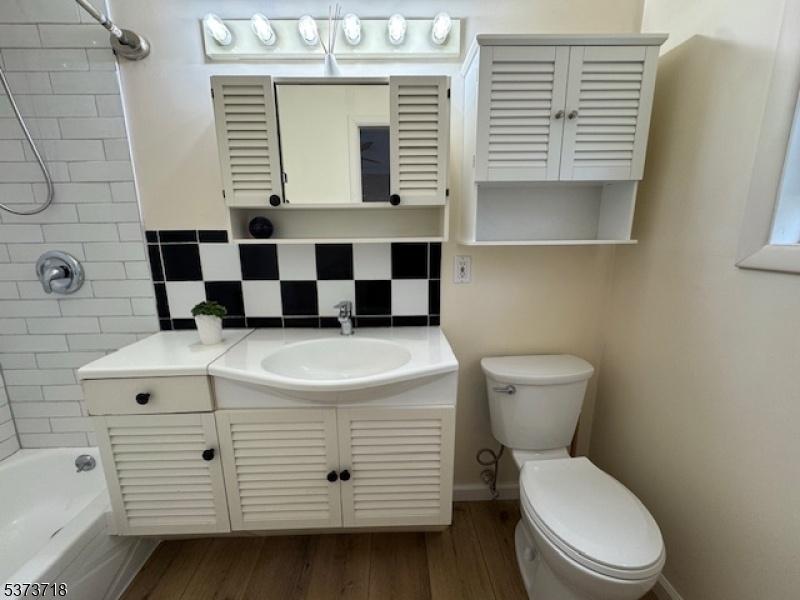 Unit 1 Bathroom