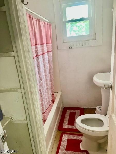 2nd Floor Bathroom