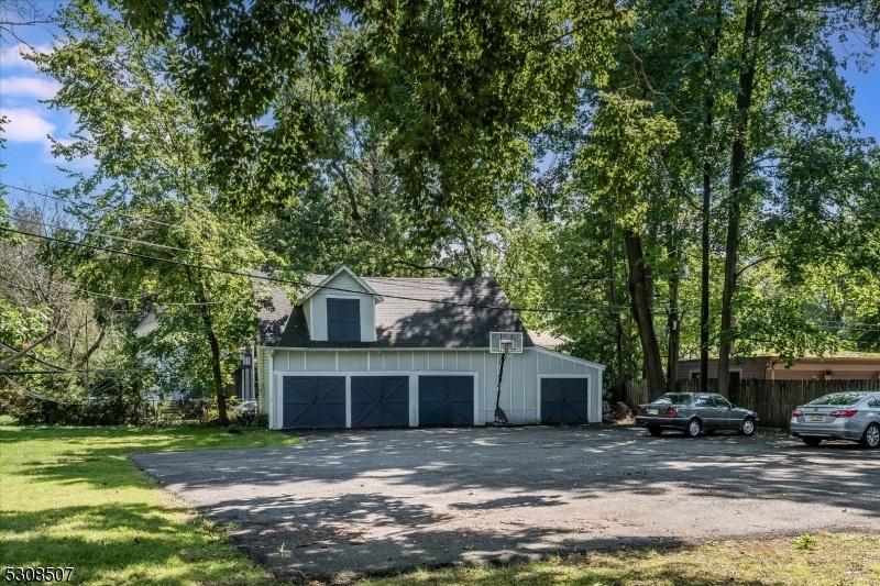 4 Bay Garage