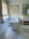 SOAKING TUB