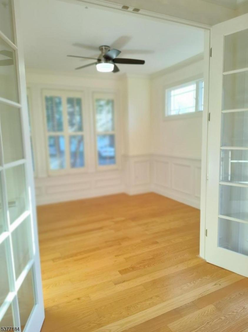 1 Floor Office