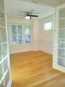 1 Floor Office