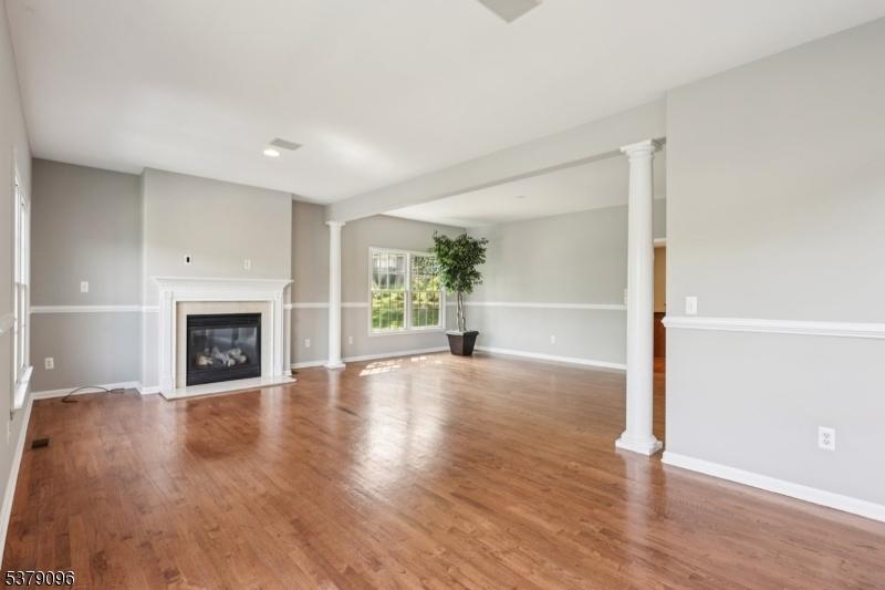 Living dining- 4