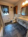 2nd floor hall bath