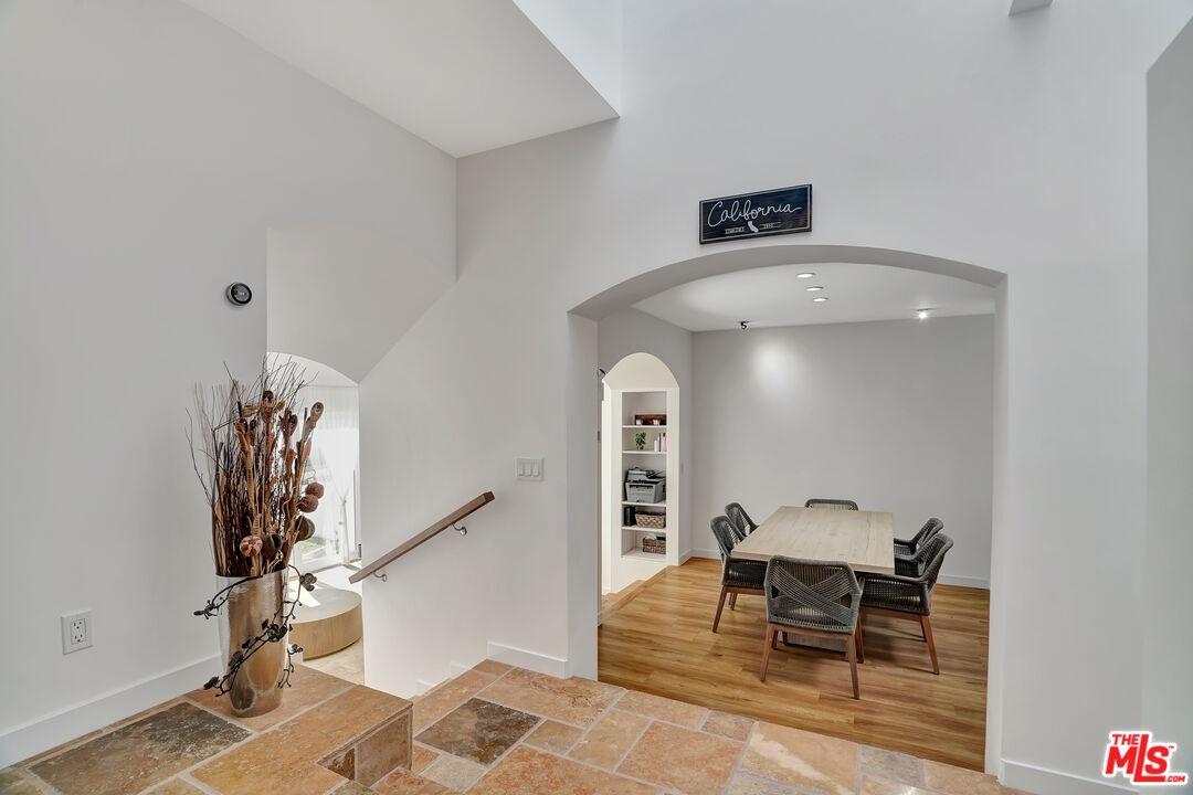 Entry looking to DR