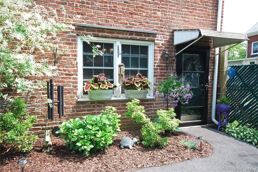 Carriage House entrance to the ground floor unit.