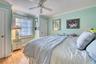 Guest room with queen bed