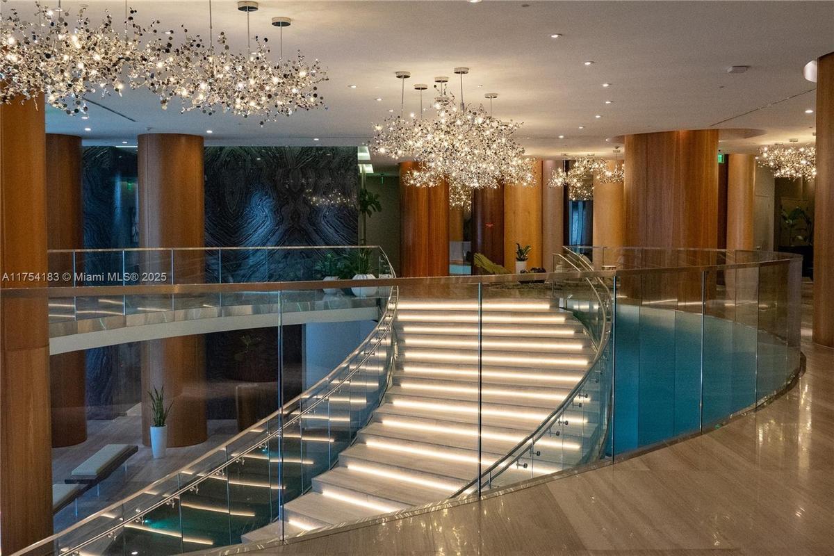 Lobby/Front Desk