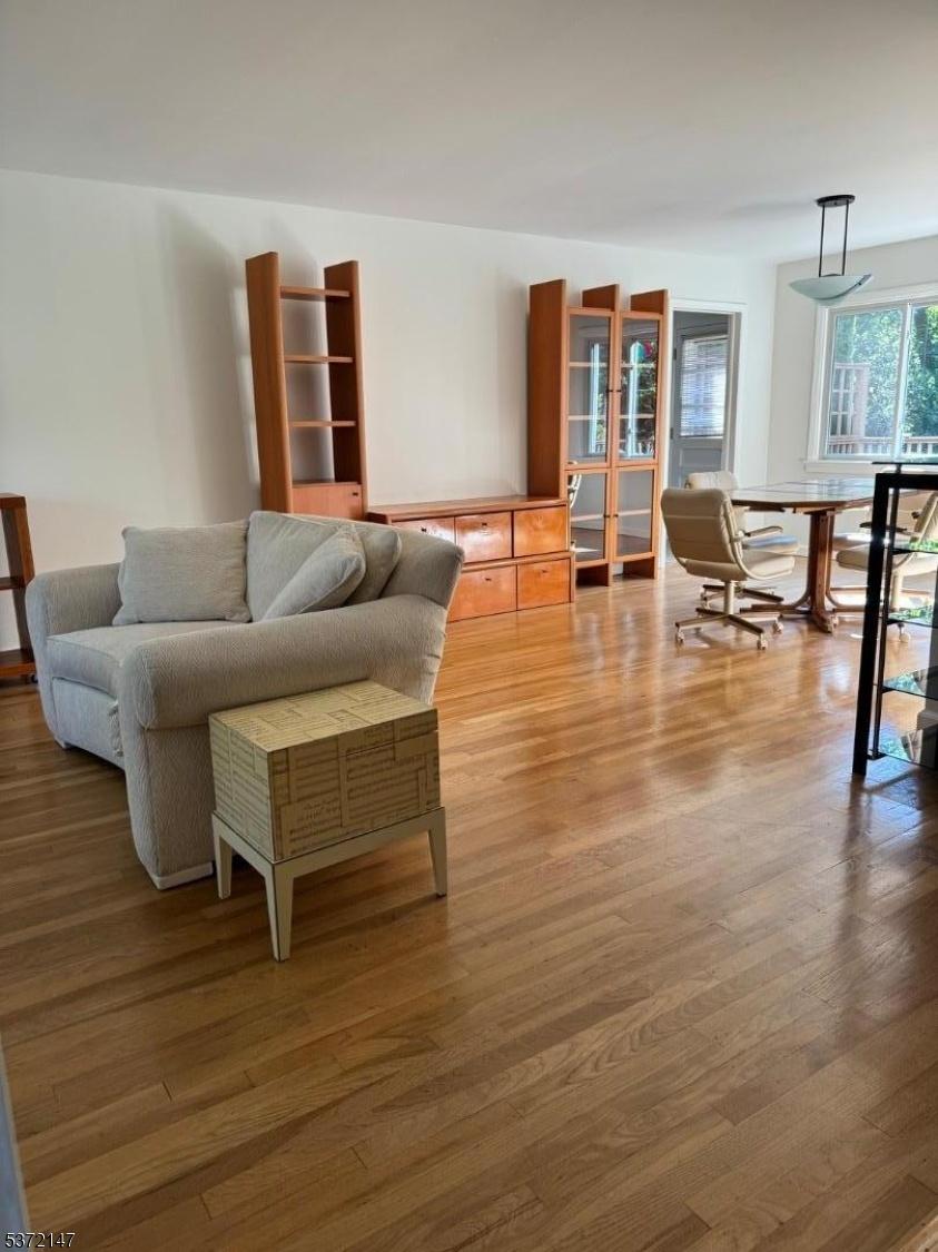 Living Room/dining rm
