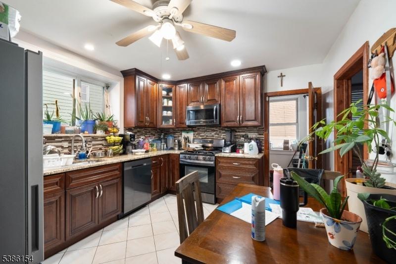 UNIT 1 KITCHEN