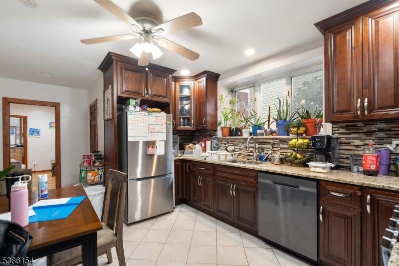 UNIT 1 KITCHEN