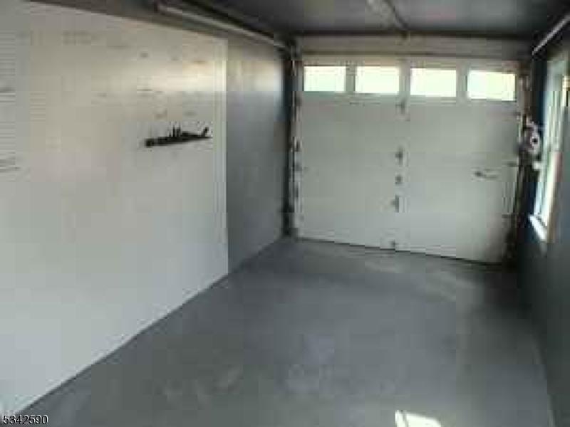 Attached garage, auto door