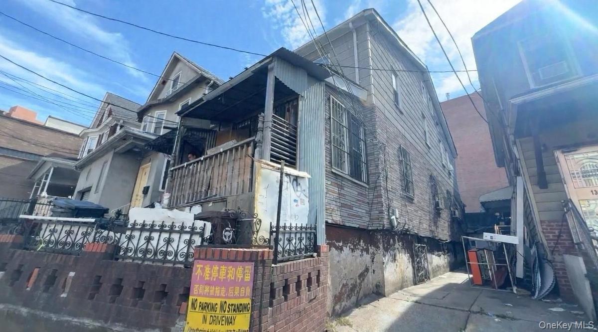 View of side of home
