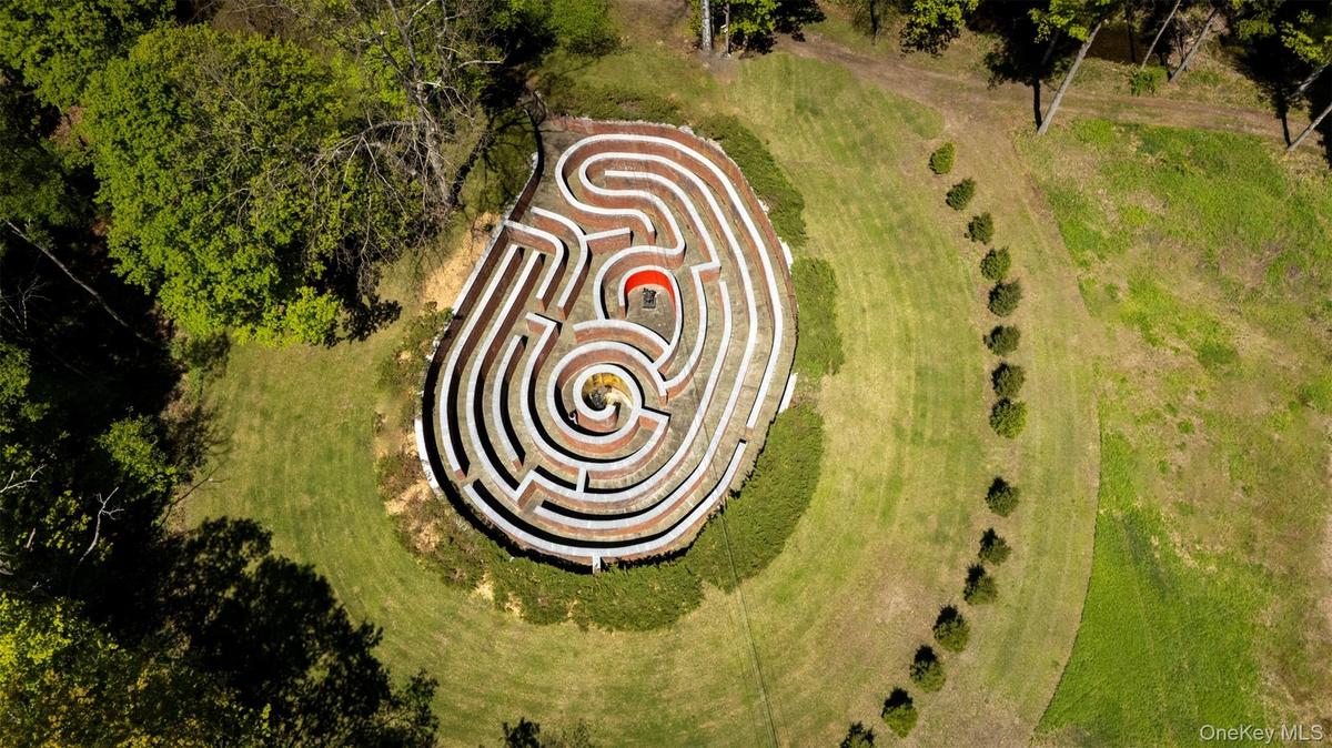 Drone / aerial viewMaze