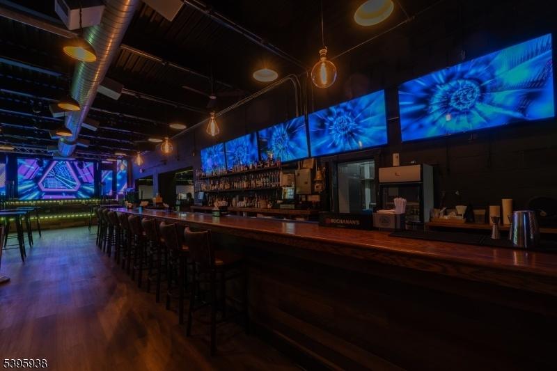 Bar 2