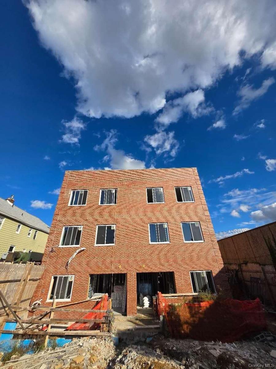 View of apartment building / complex