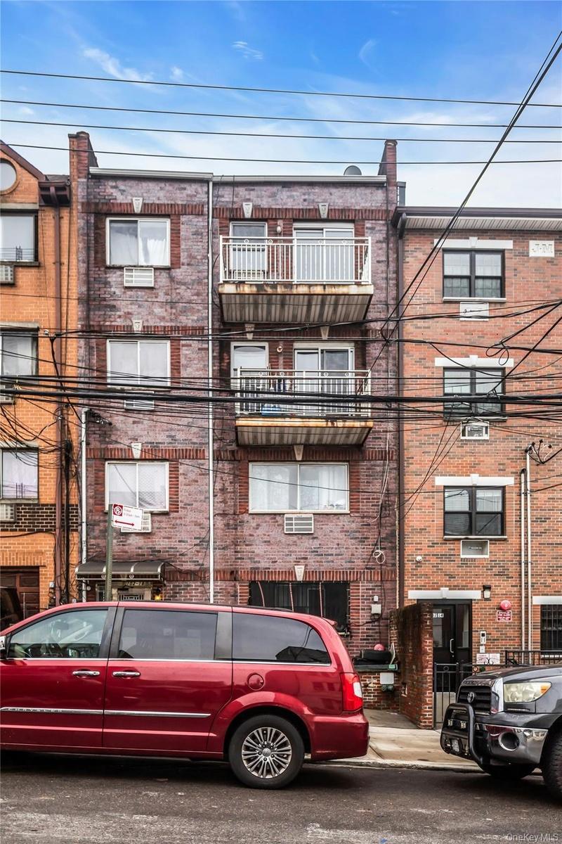 View of apartment building / complex