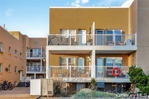 View of apartment building / complex