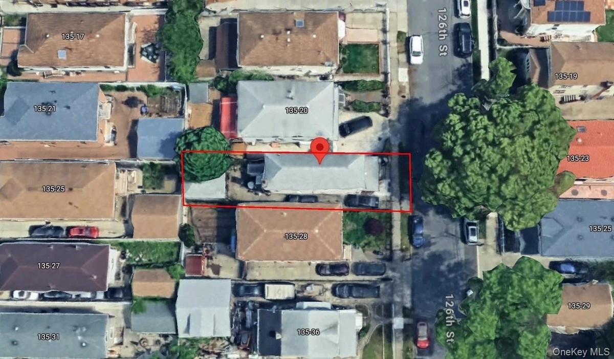 Map / location featuring property parcel outlined