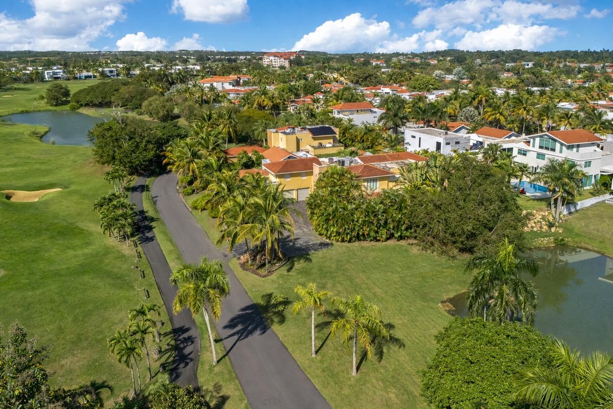 Set within one of Dorado Beach’s most established residential pockets.