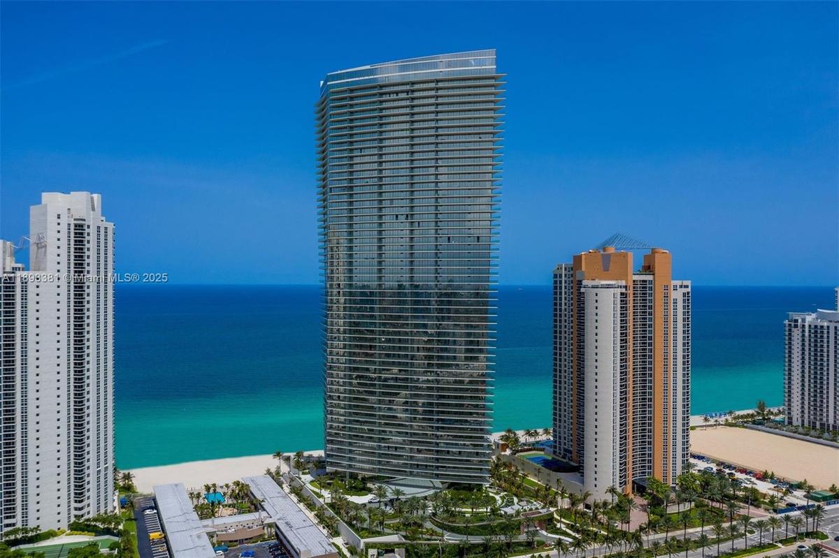 Unparalleled oceanfront living 
