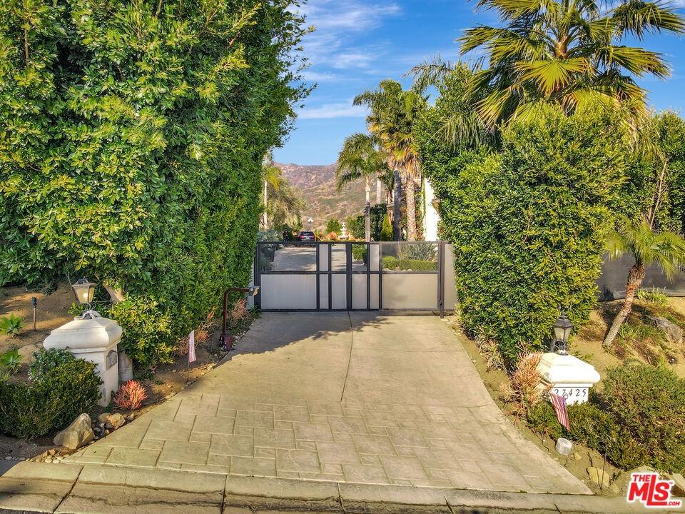 street gate