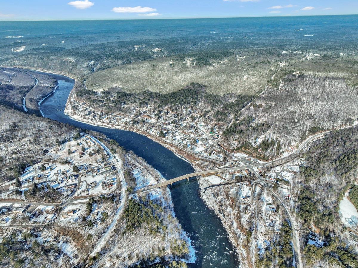 Bird's eye view with a Delaware River water view