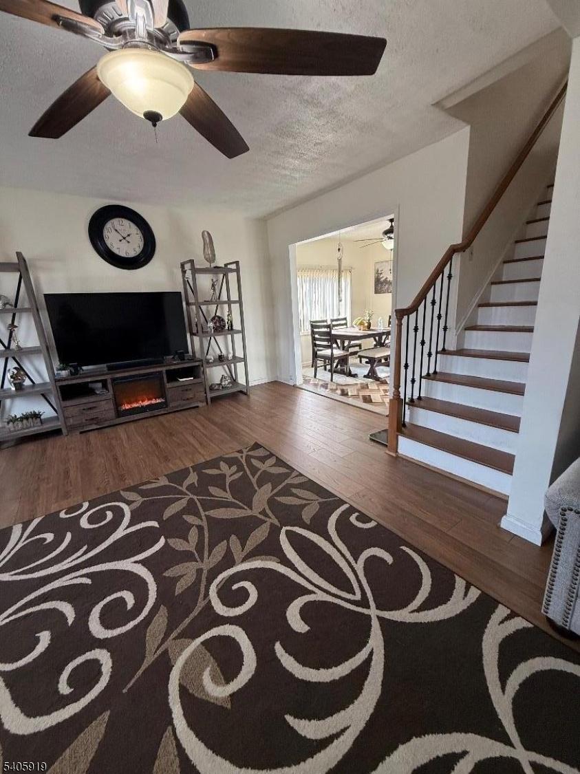 Living room 3