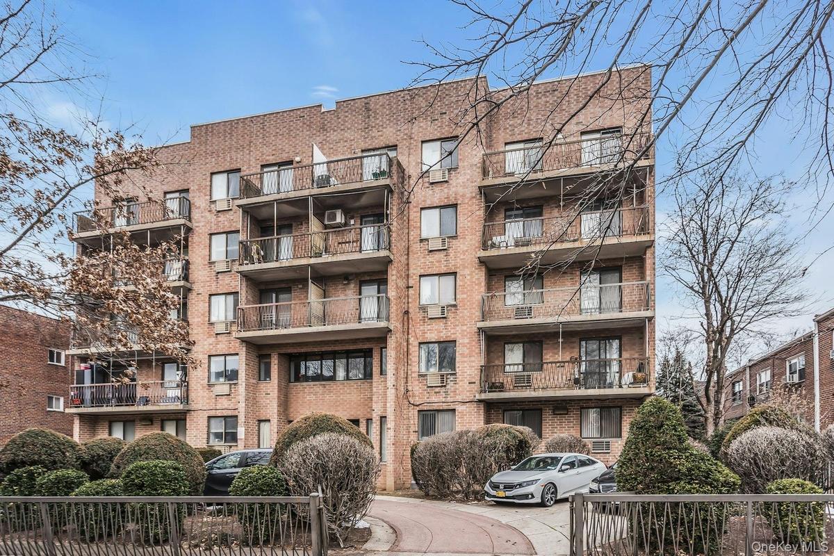 View of apartment building / complex