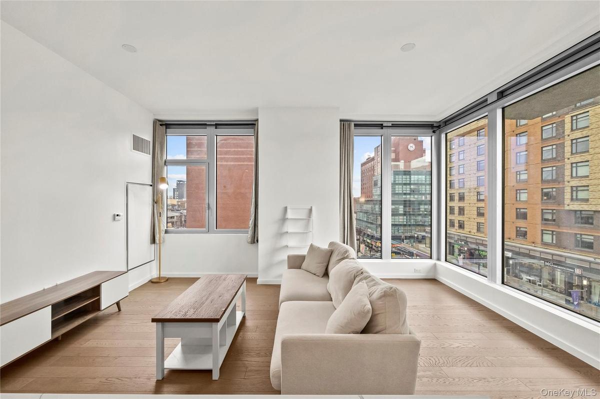Living/dining area