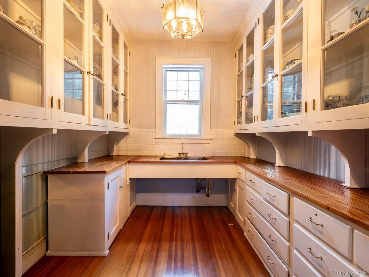 Butler Pantry