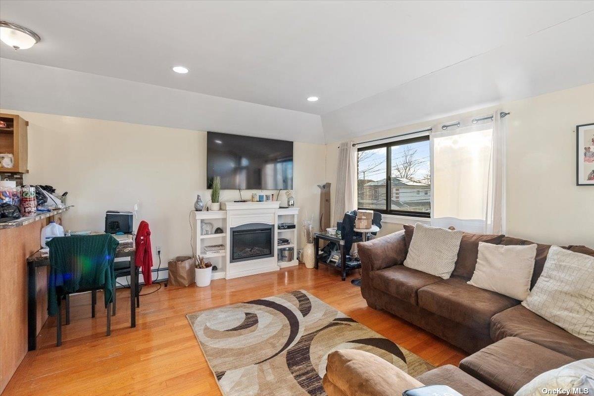 Additional Upstairs Unit