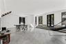 Walk-out recreation Space – Expansive walk-out level ideal for media, gym, or play.