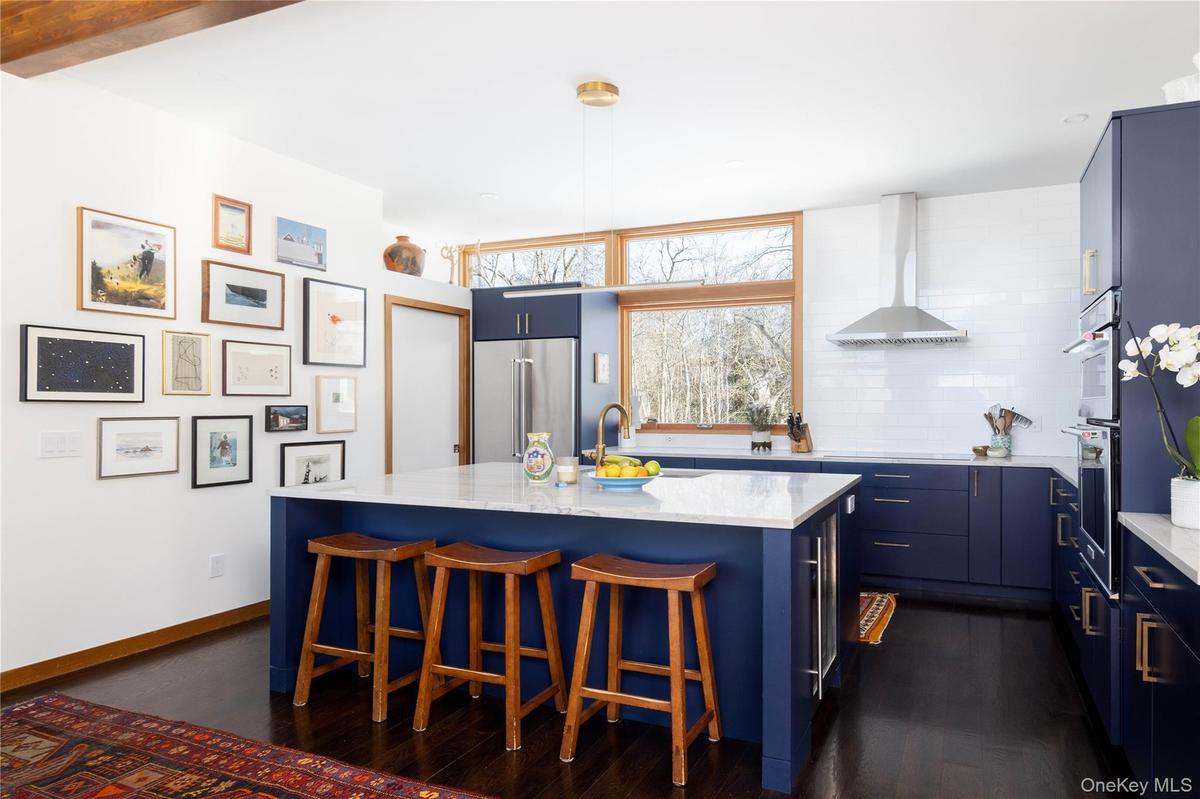 Eat In Kitchen