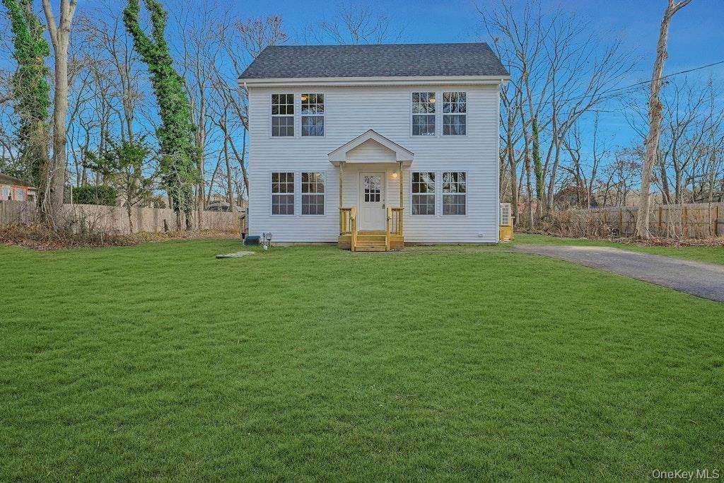 Colonial-style house offering 3 bedrooms 2.5 baths
