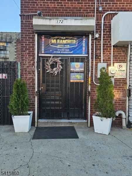 172 Thomas St