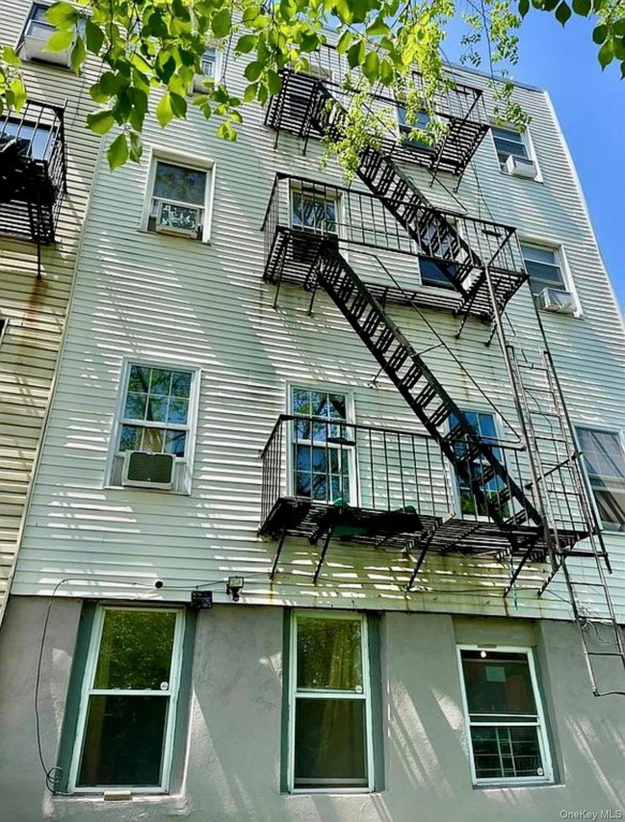 View of side of property