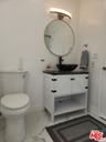 1030 Upstairs batroom
