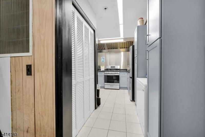 Bar Kitchen
